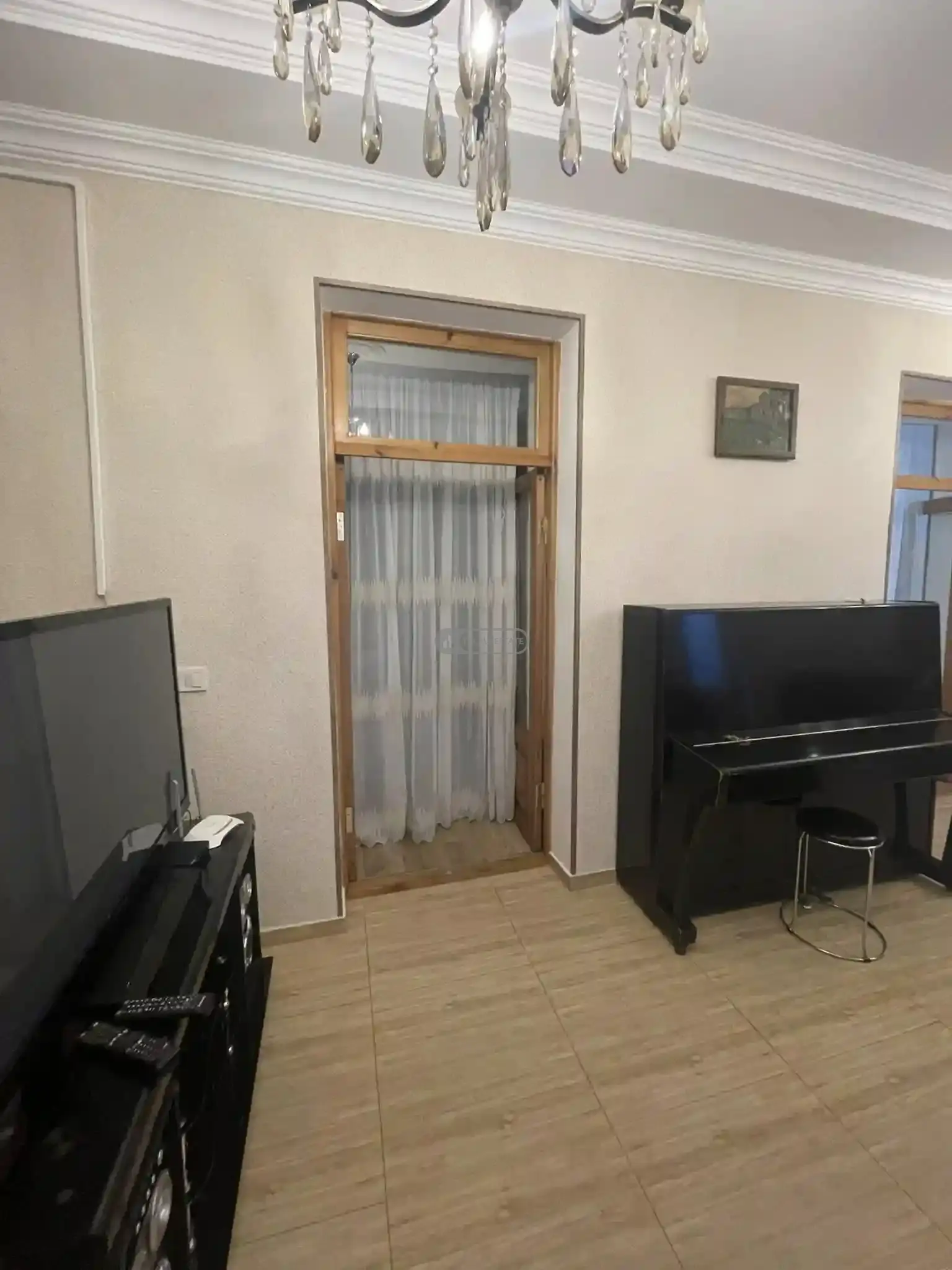 ქირავდება სახლი თელავში