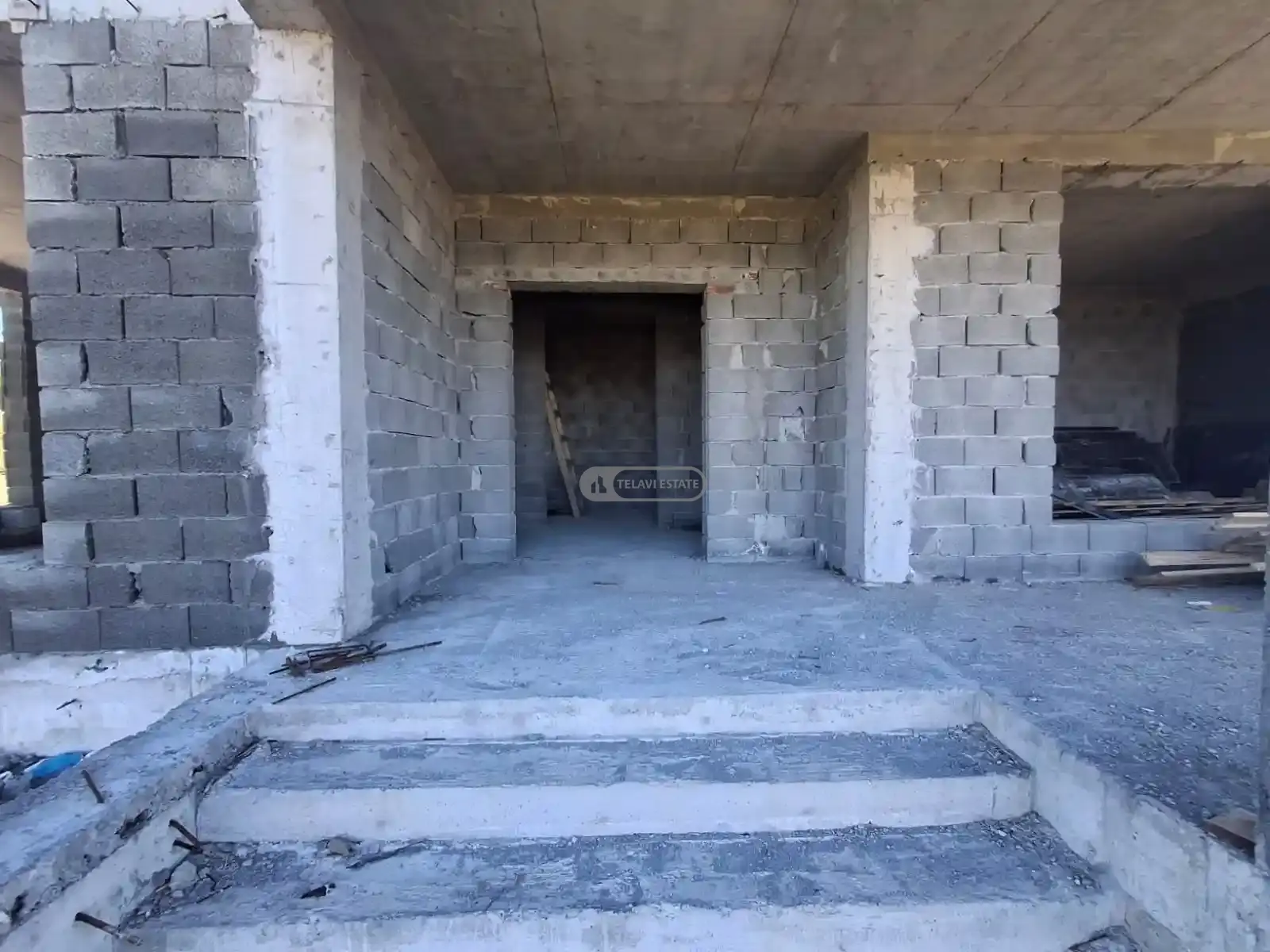 ახალ აშენებული სახლი ვარდისუბანში