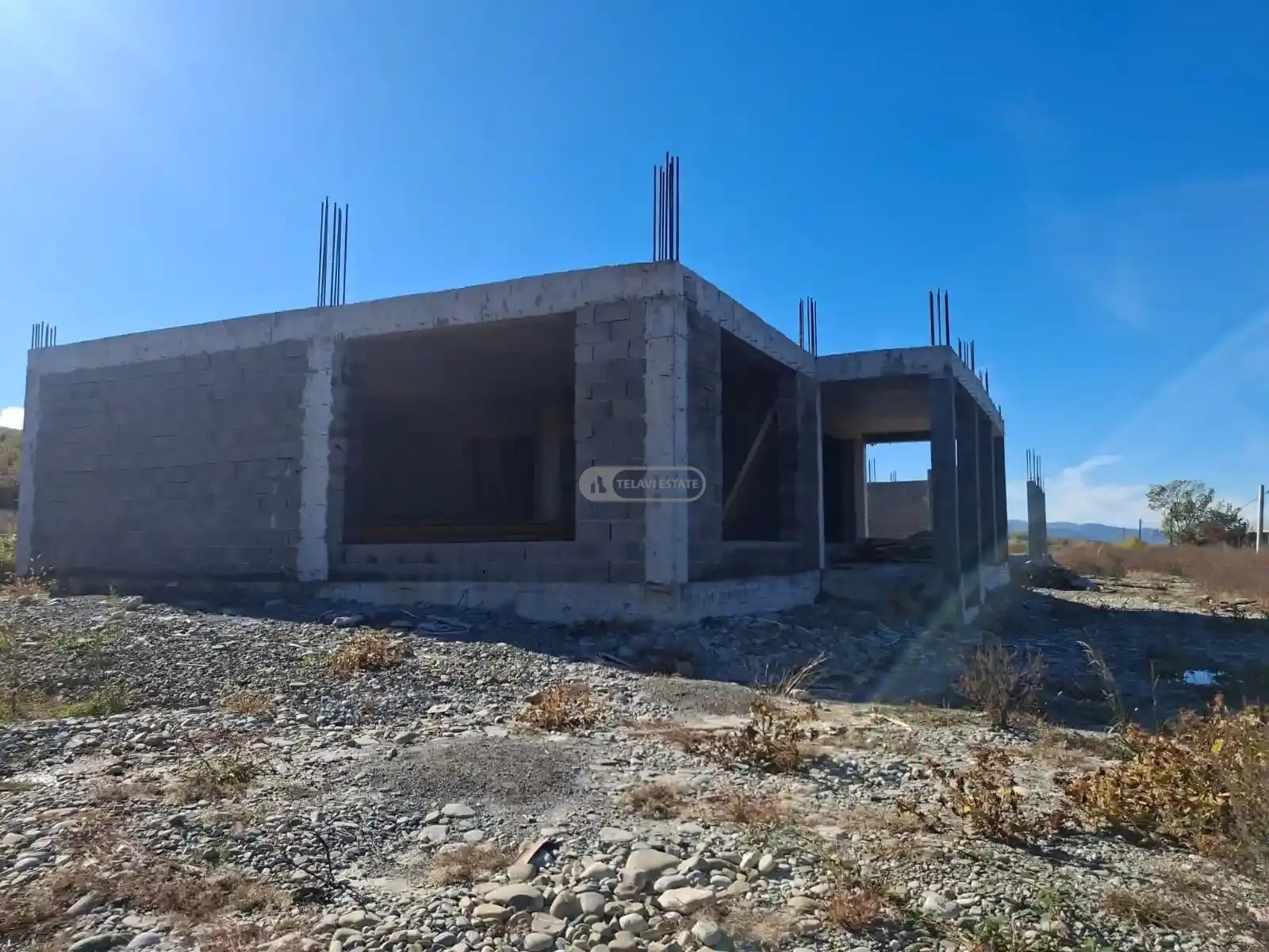 ახალ აშენებული სახლი ვარდისუბანში