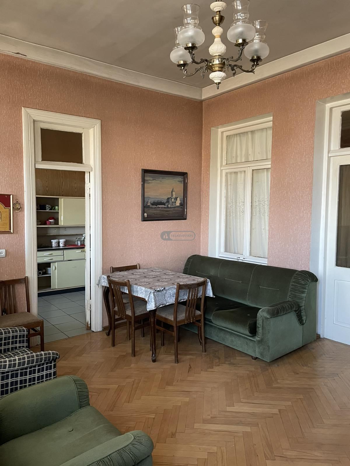 Белэтажный дом с мансардой в Телави