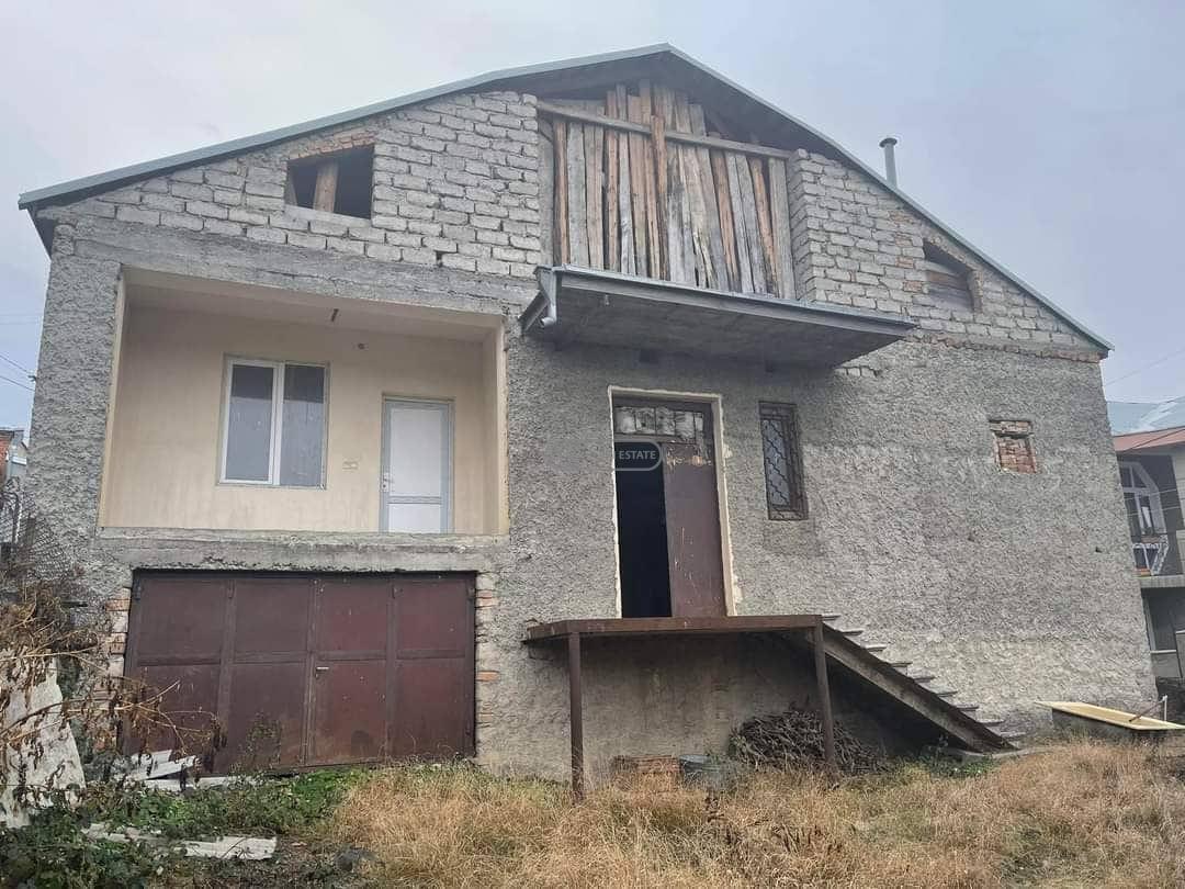 Elevated House with Attic in Telavi