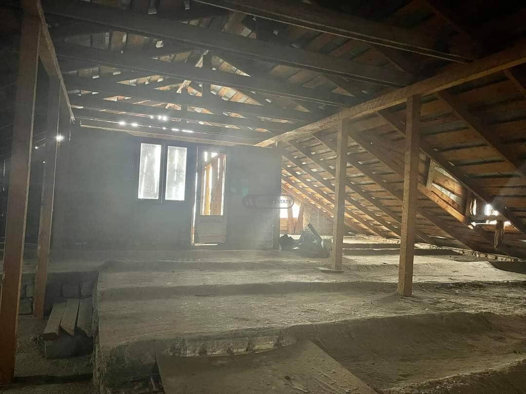 Elevated House with Attic in Telavi