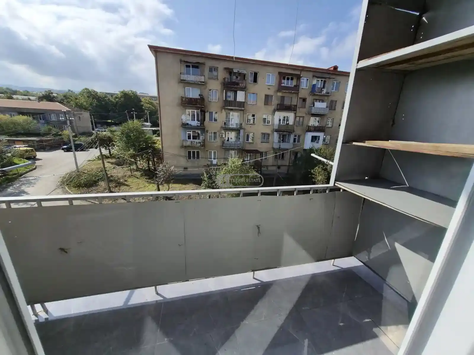 ქირავდება 3 ოთახიანი ბინა თელავში