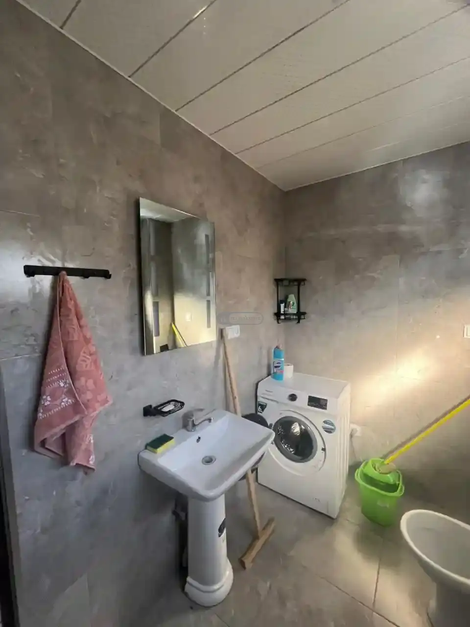 ქირავდება სახლი ნასამხრალში