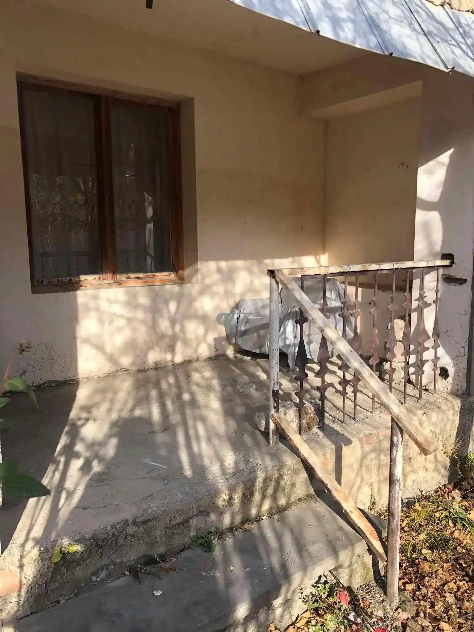 Белетажный дом с мансардой в Телави