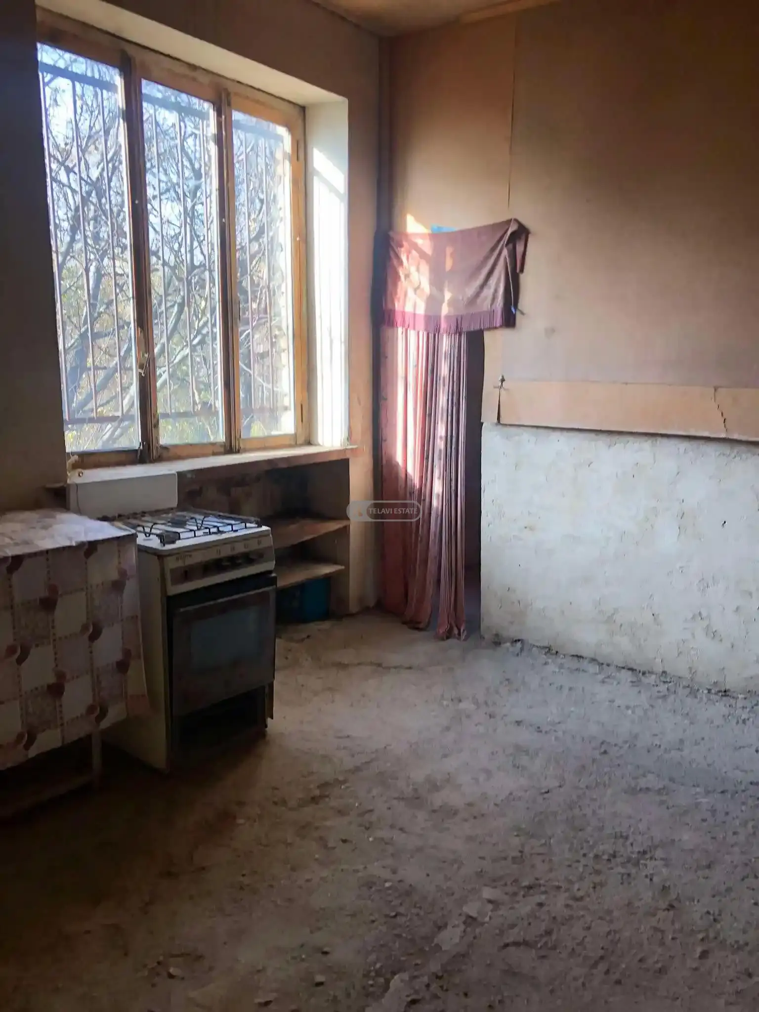 Белетажный дом с мансардой в Телави