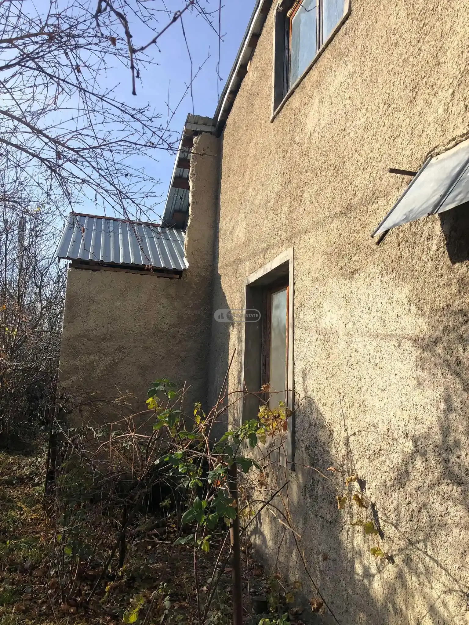 Белетажный дом с мансардой в Телави