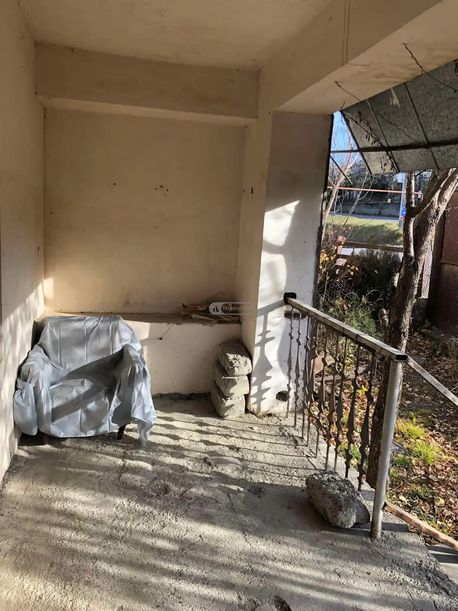 Белетажный дом с мансардой в Телави