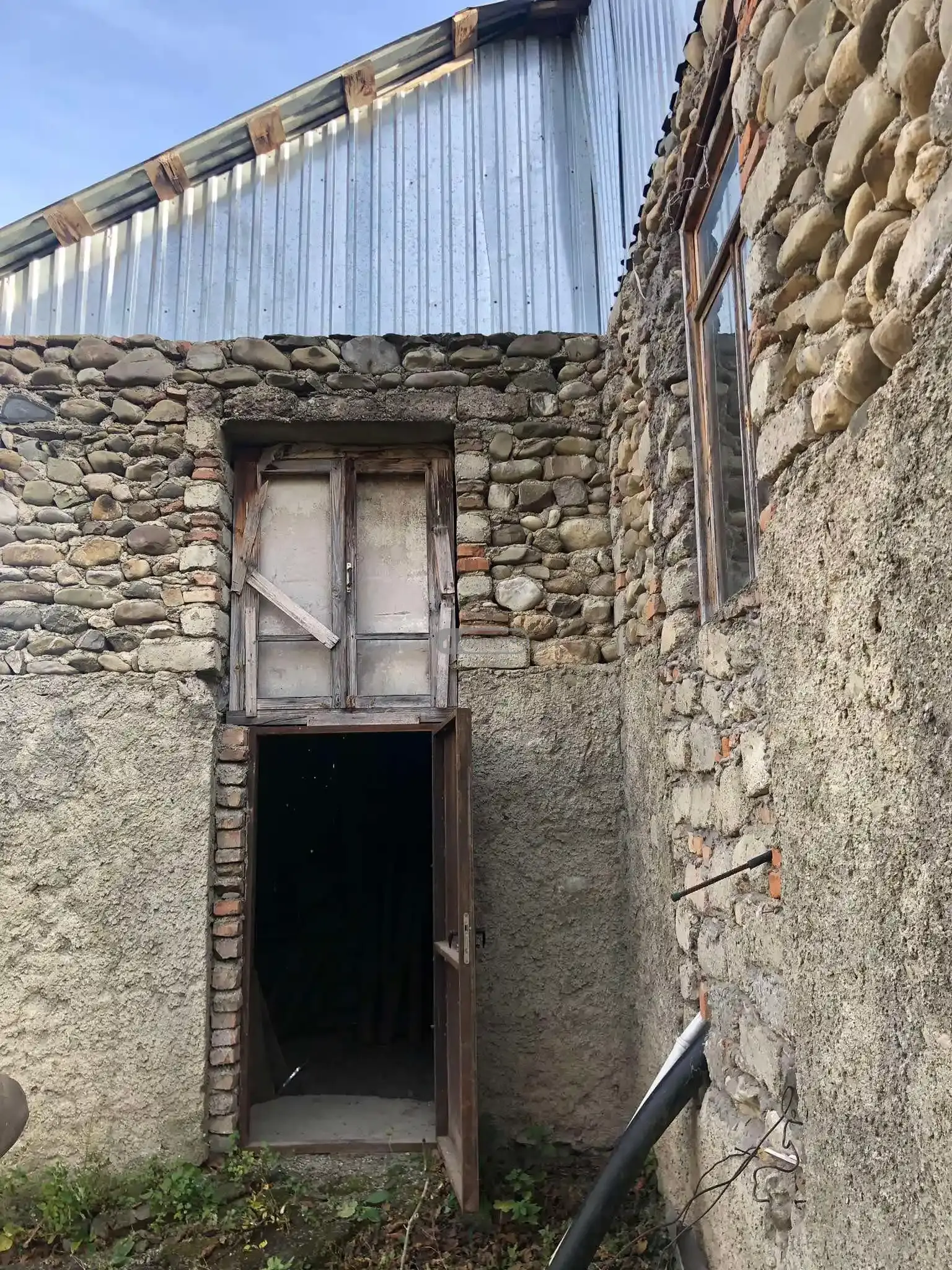 Белетажный дом с мансардой в Телави