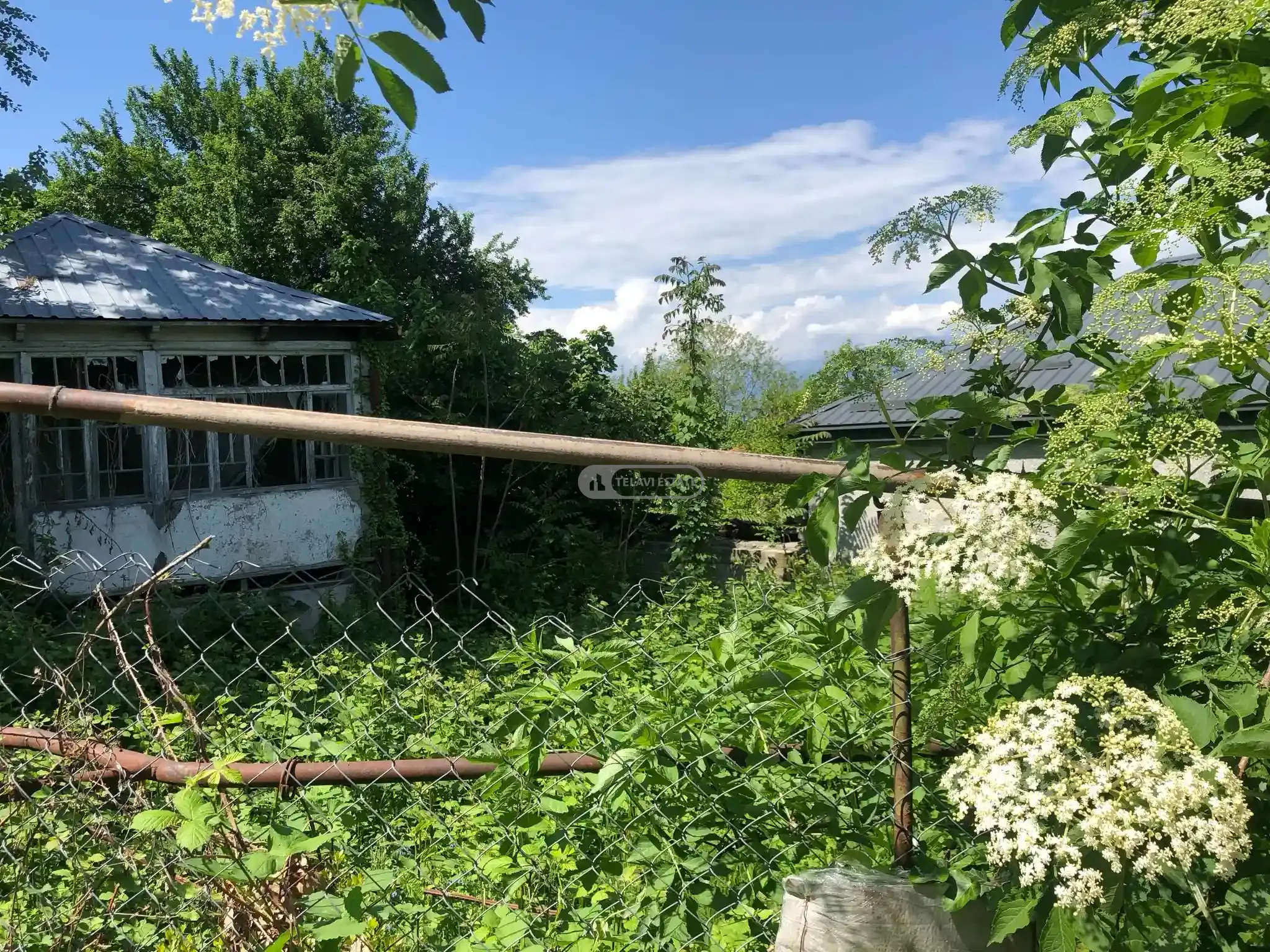 Продается земельный участок под жилую застройку