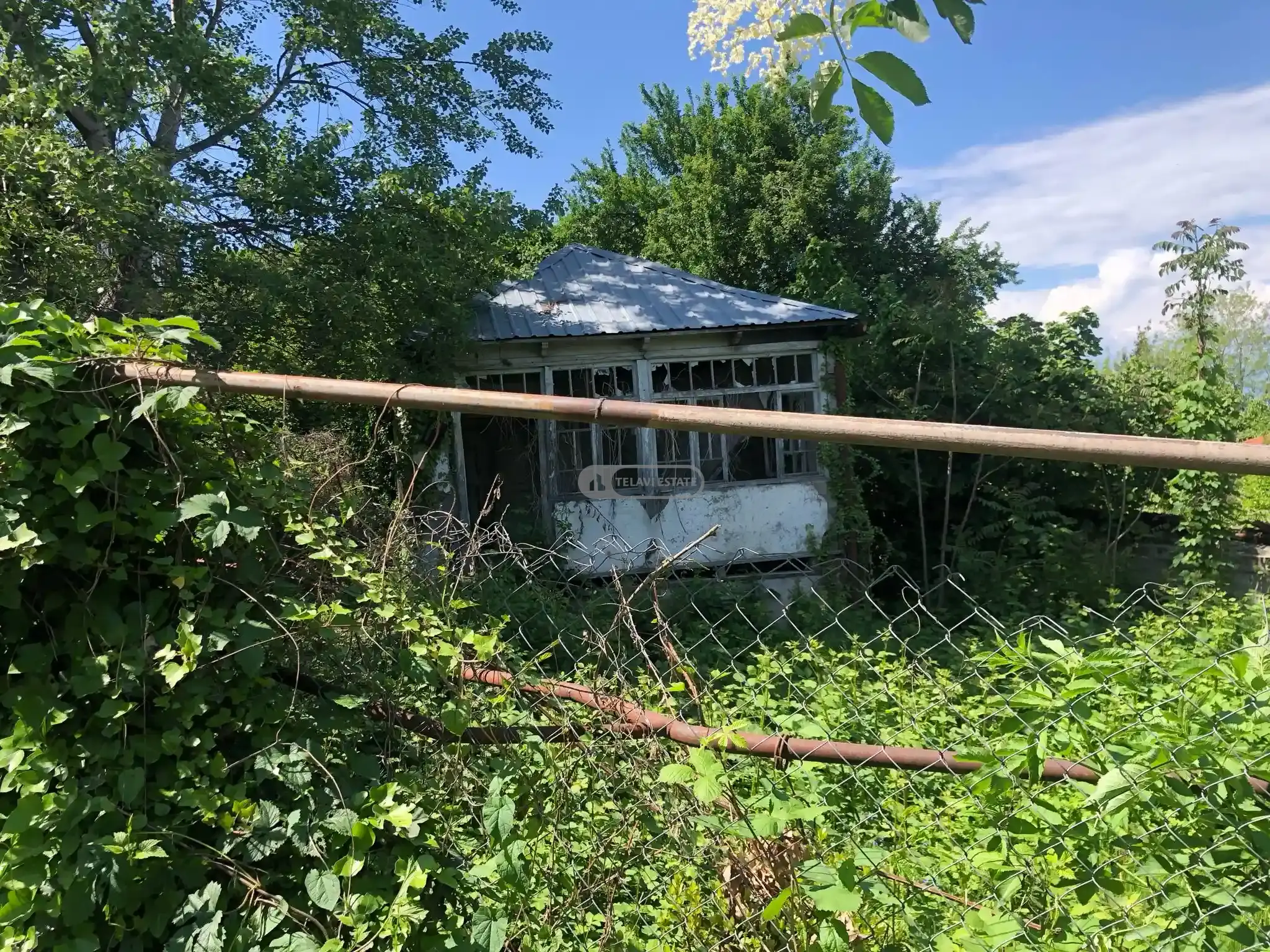 Продается земельный участок под жилую застройку