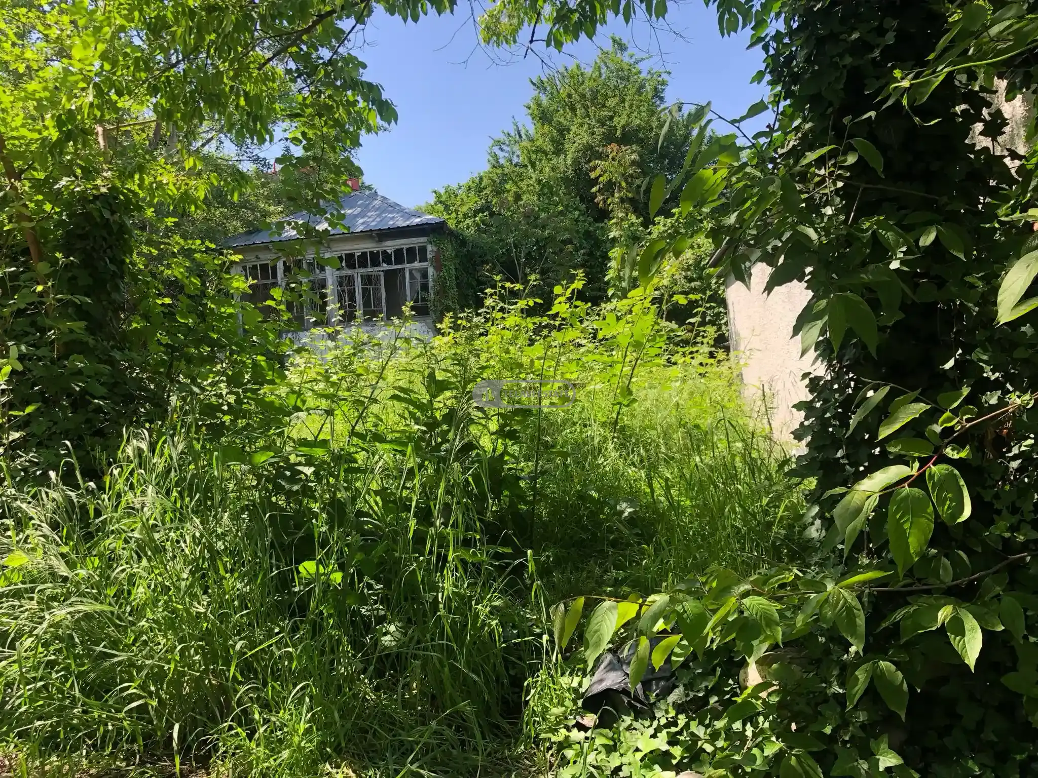 Продается земельный участок под жилую застройку