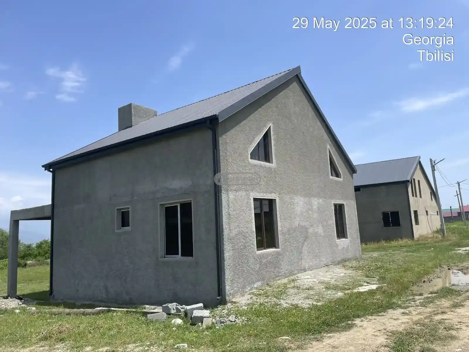 ახალი აშენებული სახლი კურდღელაურში