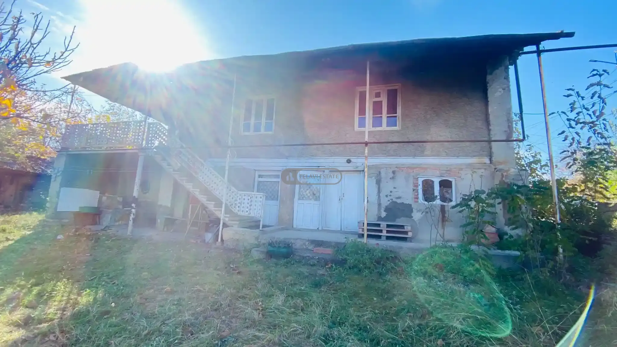 ორსართულიანი სახლი შალაურში