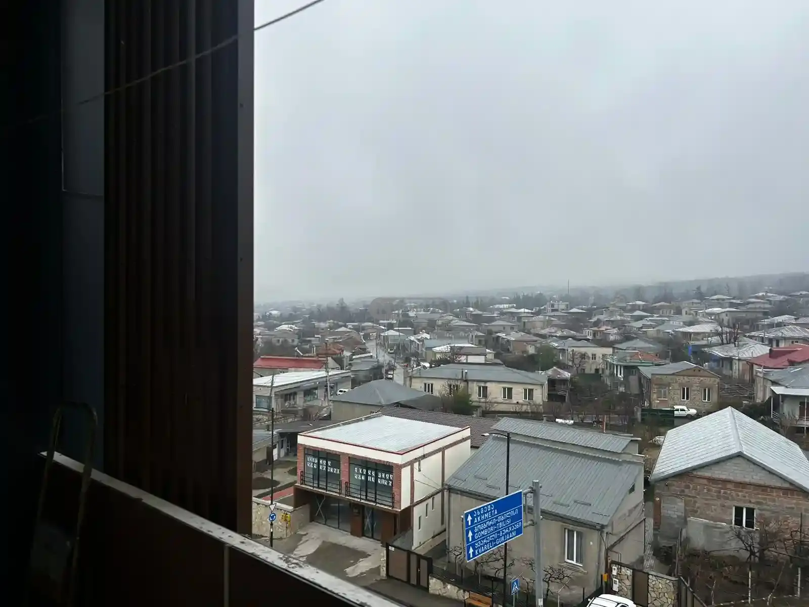 2 ოთახიანი ბინა ლოჯით თელავში