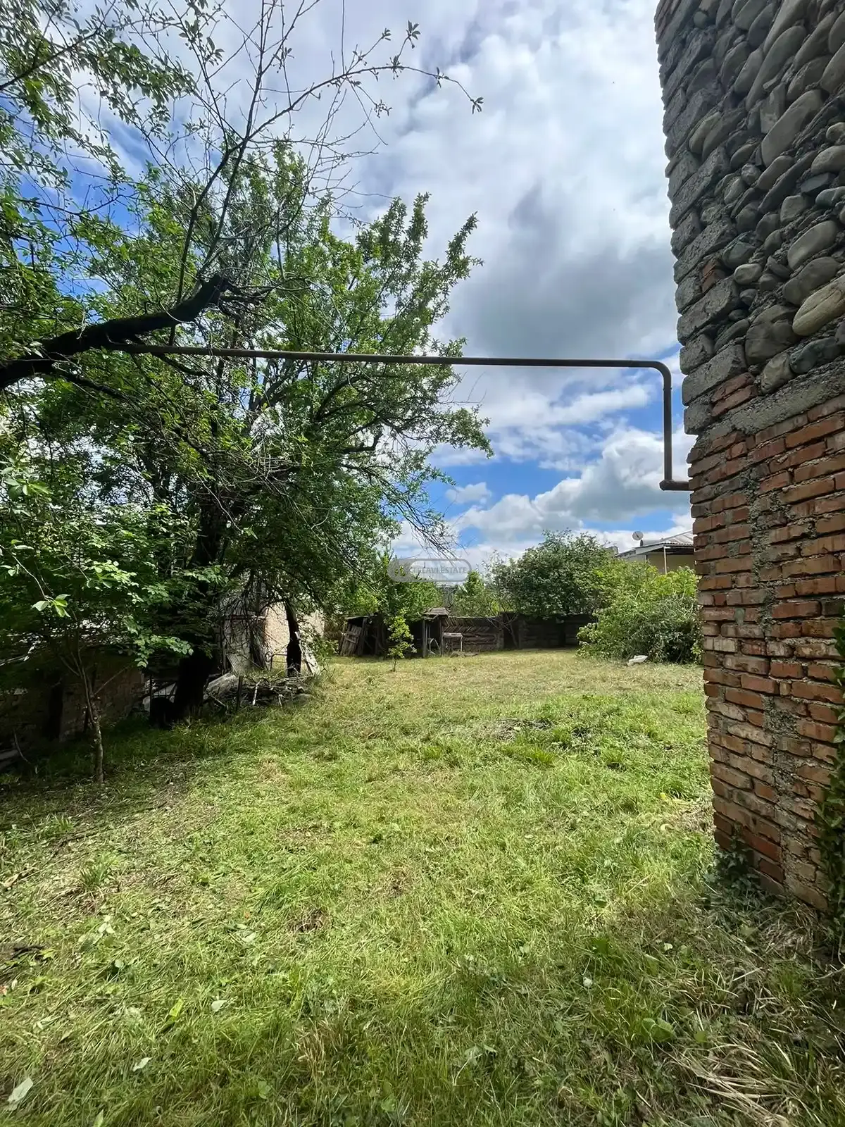 ორსართულიანი სახლი თელავში