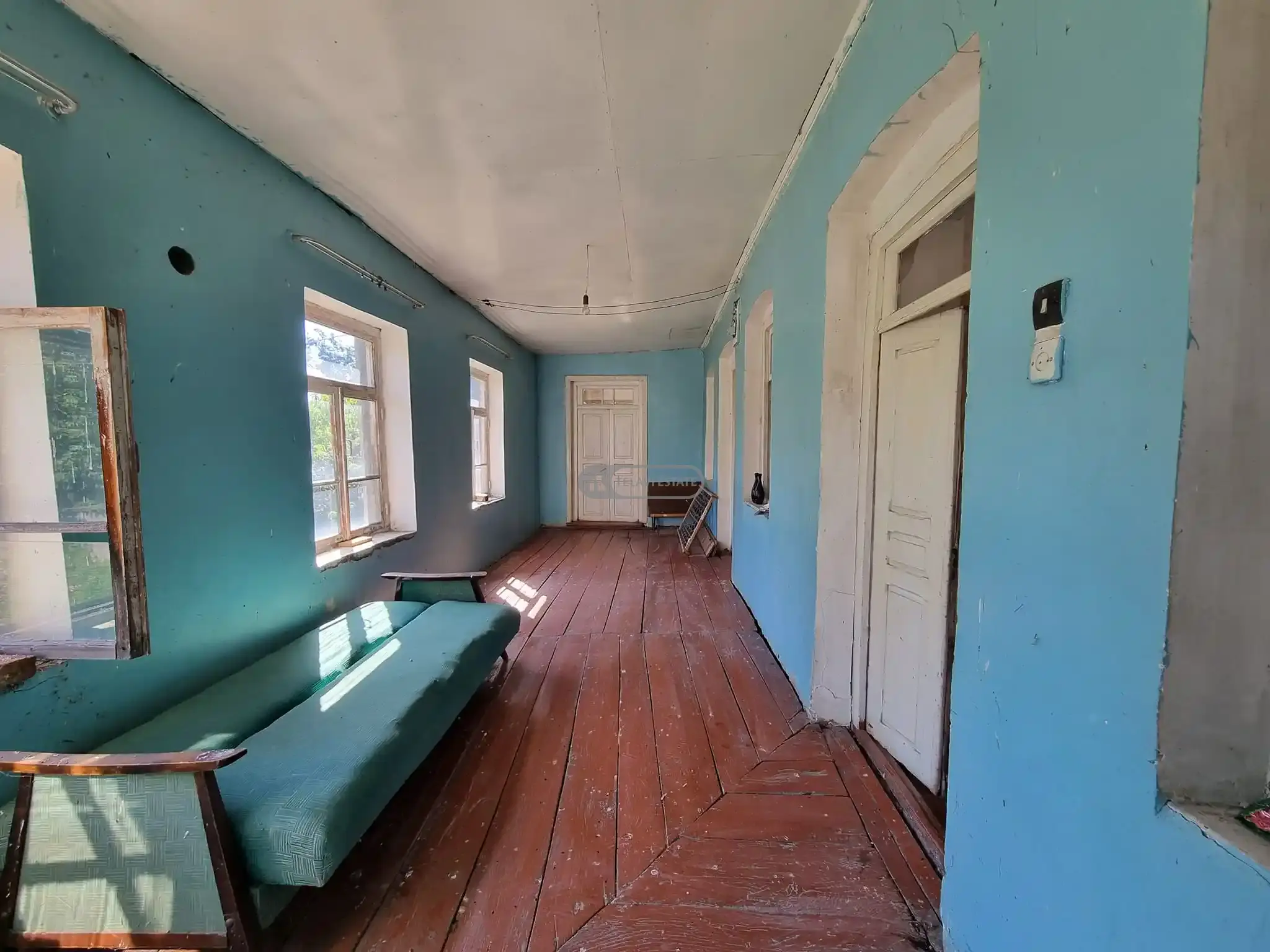 ორსართულიანი სახლი სანიორეში