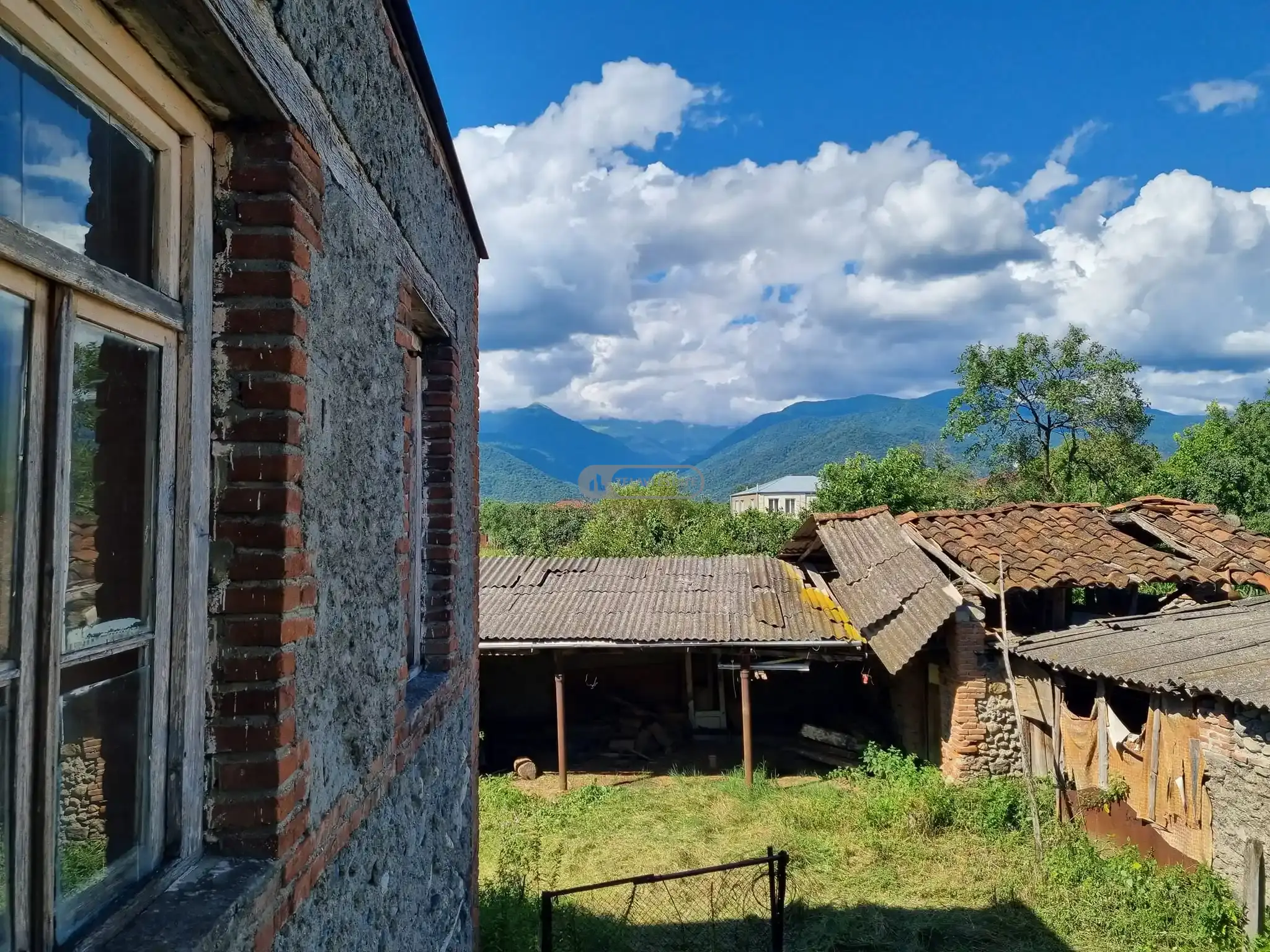 ორსართულიანი სახლი სანიორეში