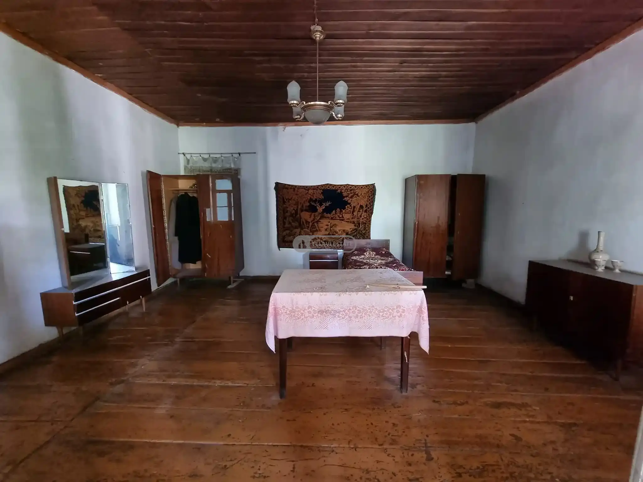 ორსართულიანი სახლი სანიორეში