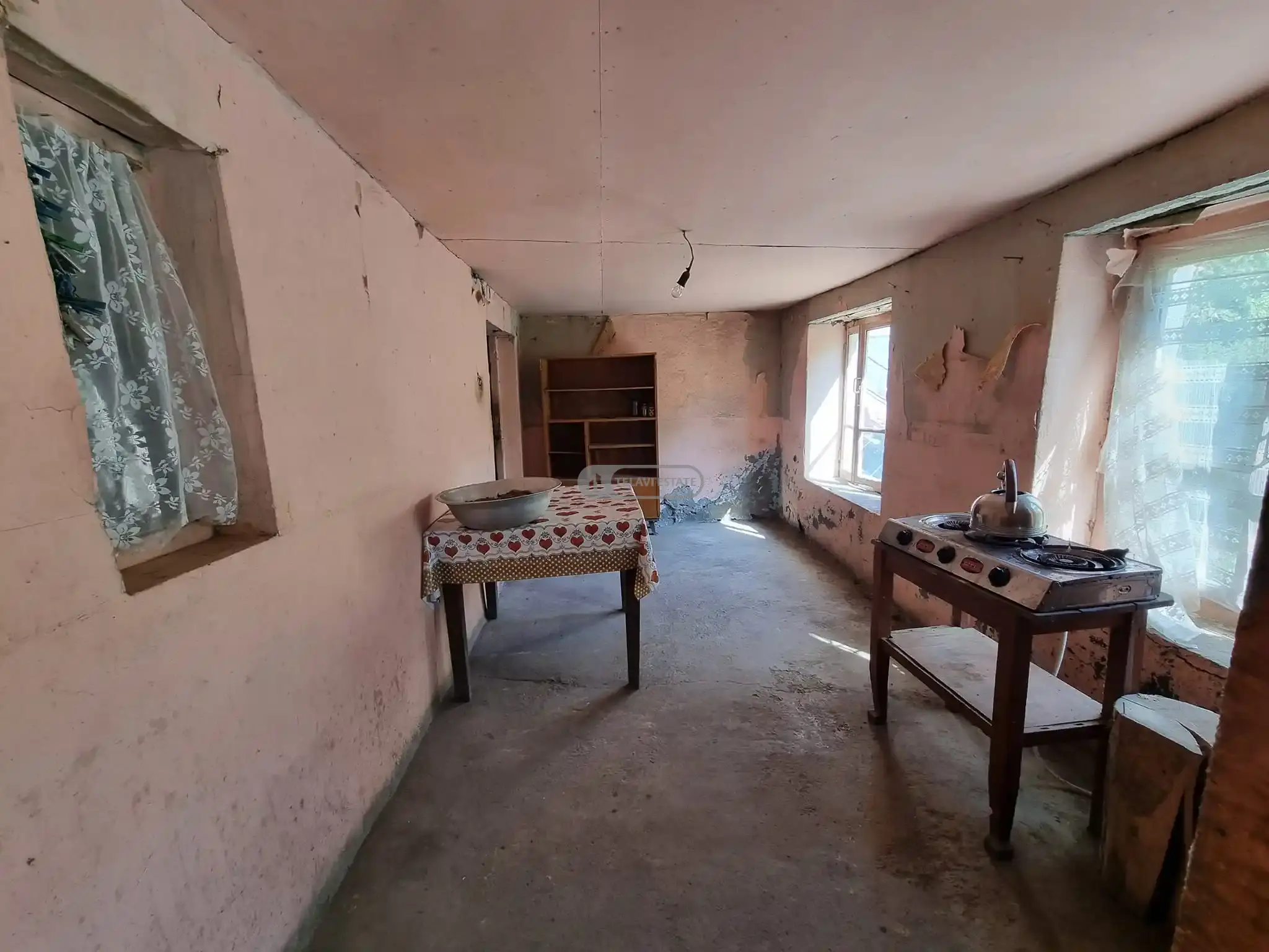 ორსართულიანი სახლი სანიორეში