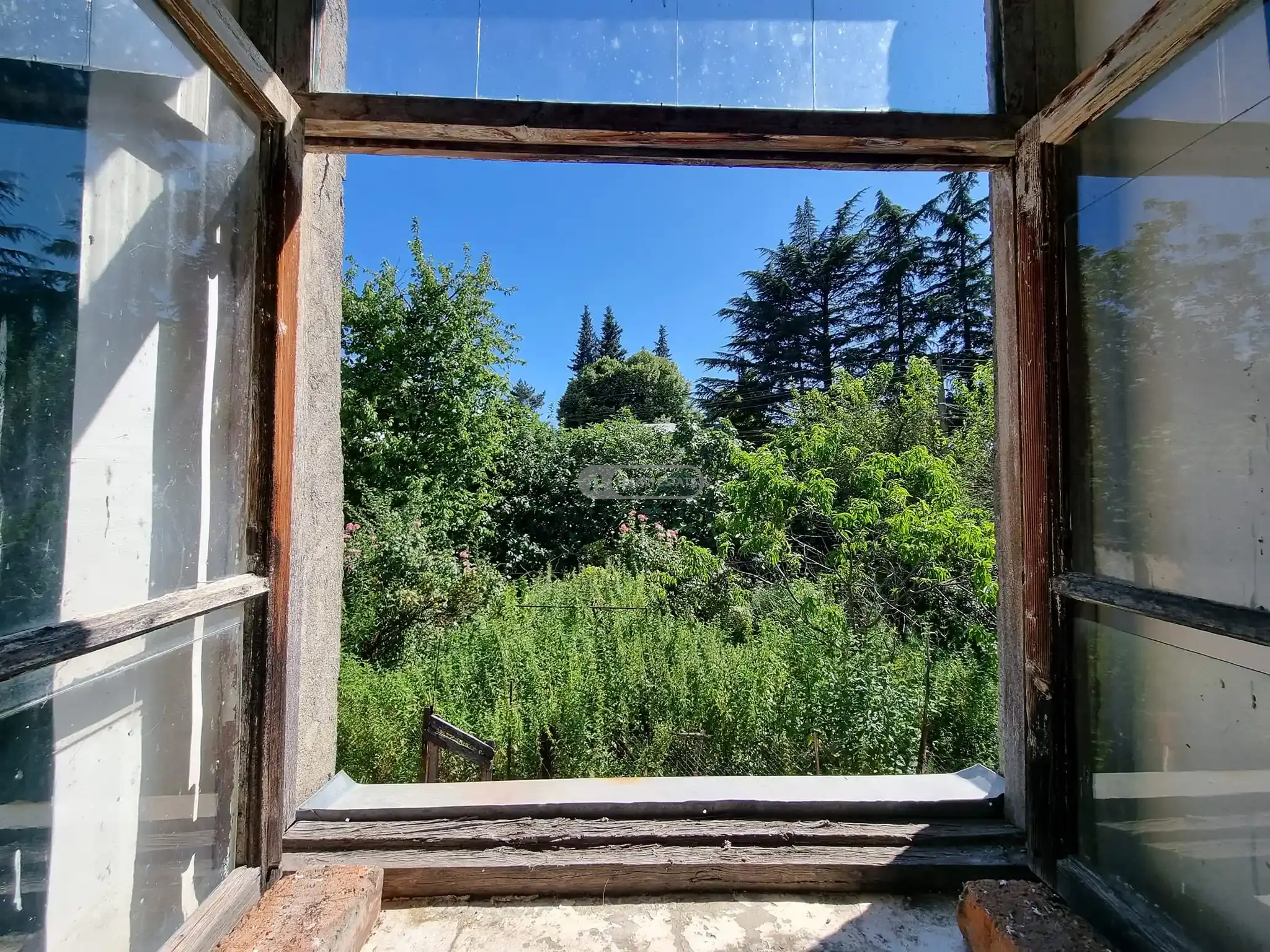 ორსართულიანი სახლი სანიორეში