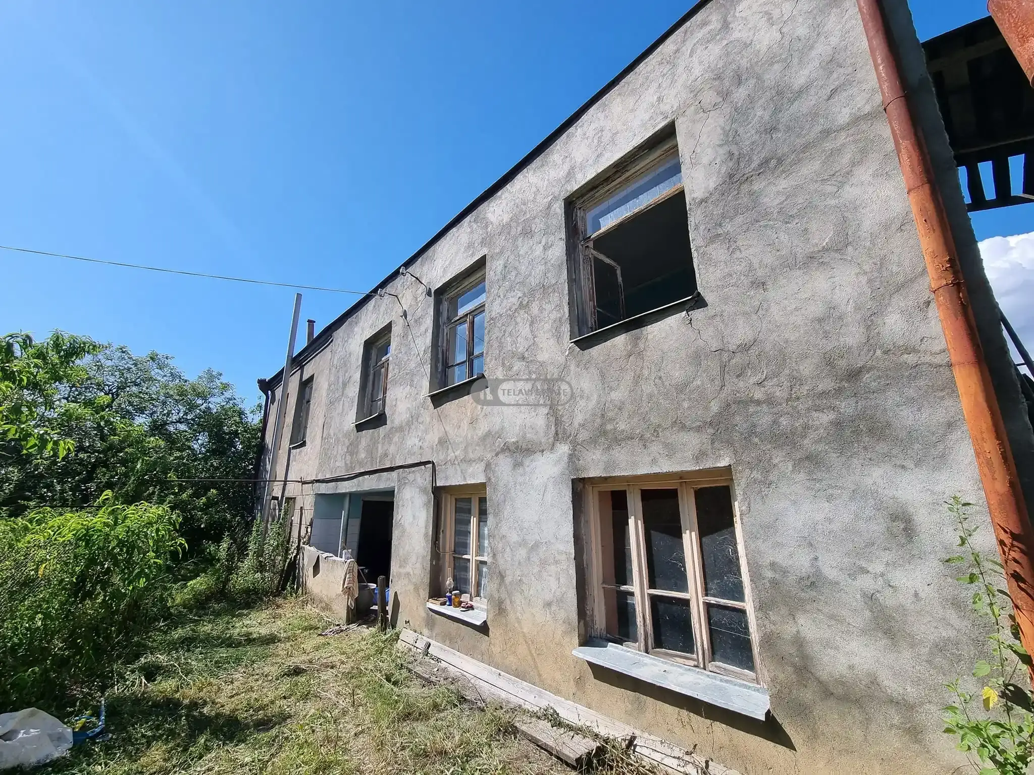 ორსართულიანი სახლი სანიორეში