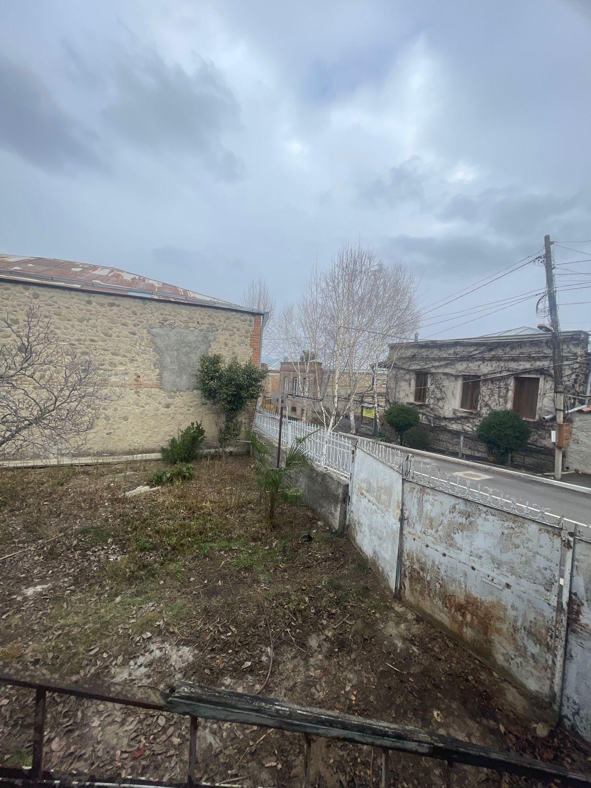 ორსართულიანი სახლი თელავში