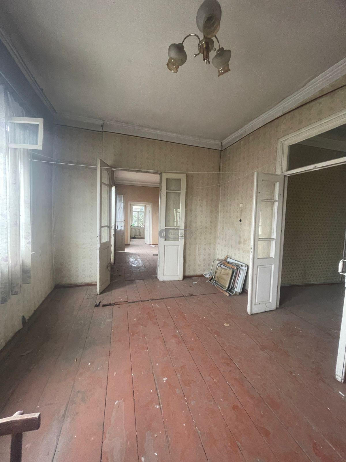 ორსართულიანი სახლი თელავში