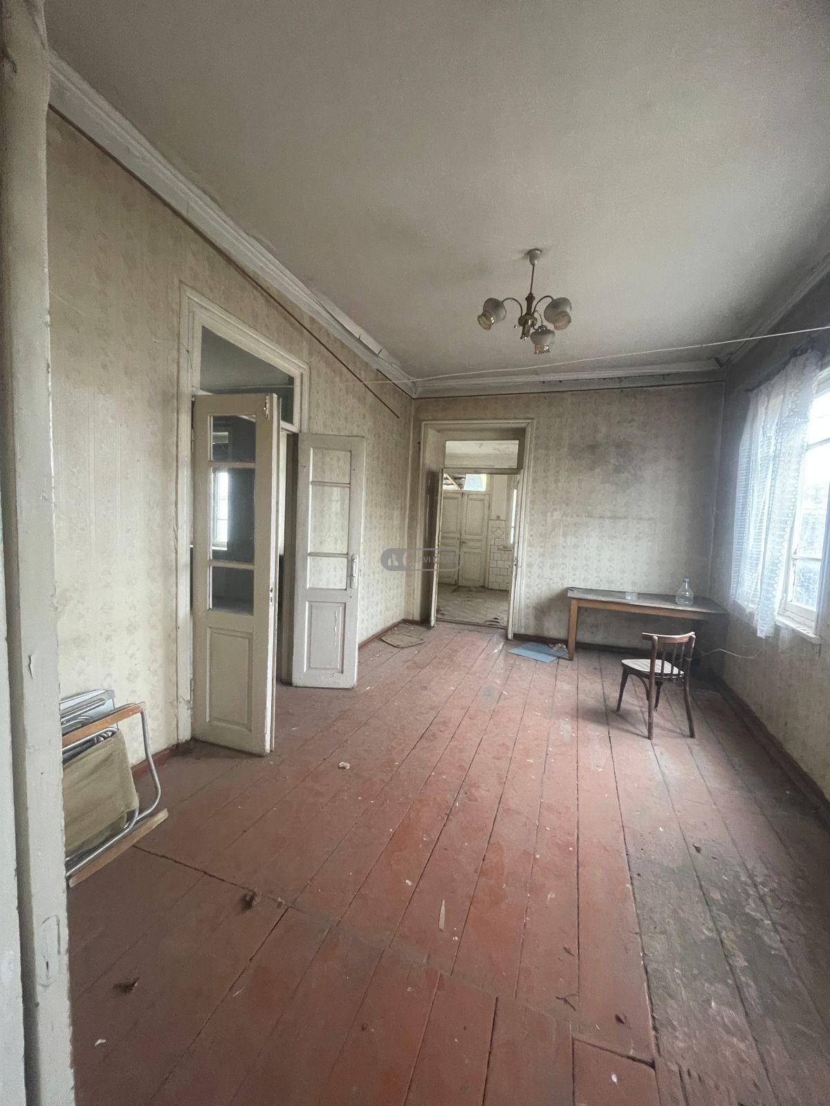 ორსართულიანი სახლი თელავში