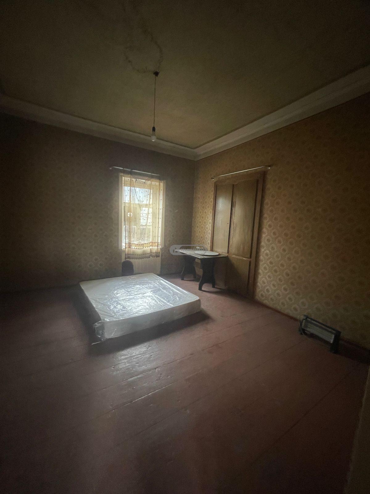 ორსართულიანი სახლი თელავში