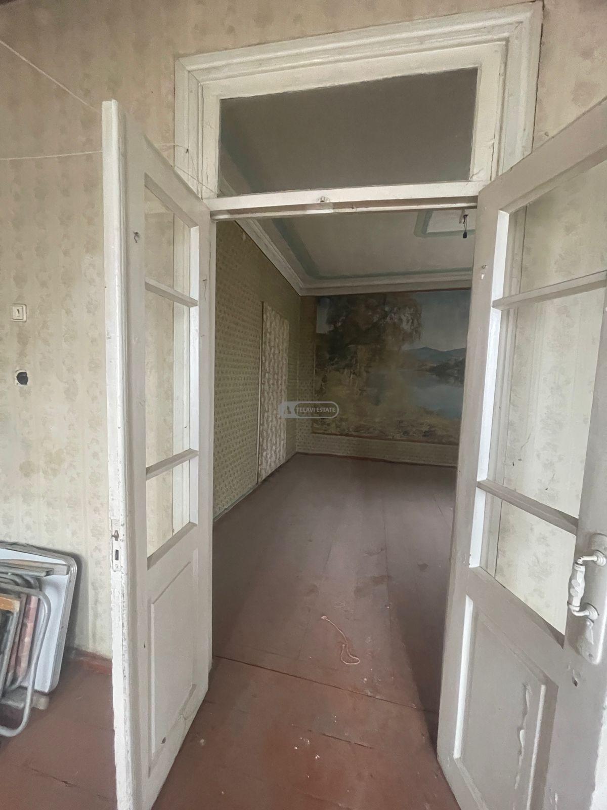 ორსართულიანი სახლი თელავში