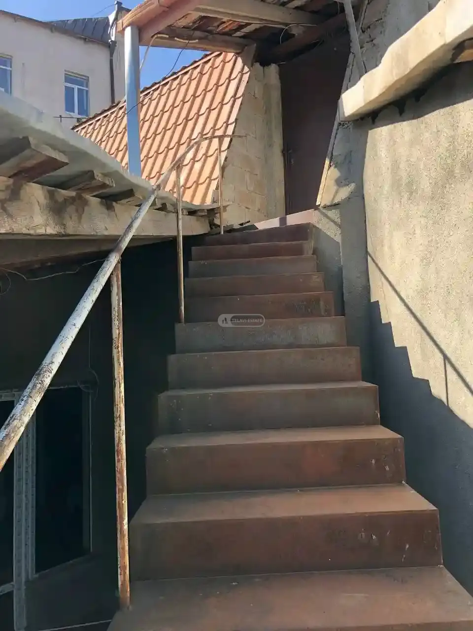 ბელეტაჟი სახლი მანსარდით თელავში