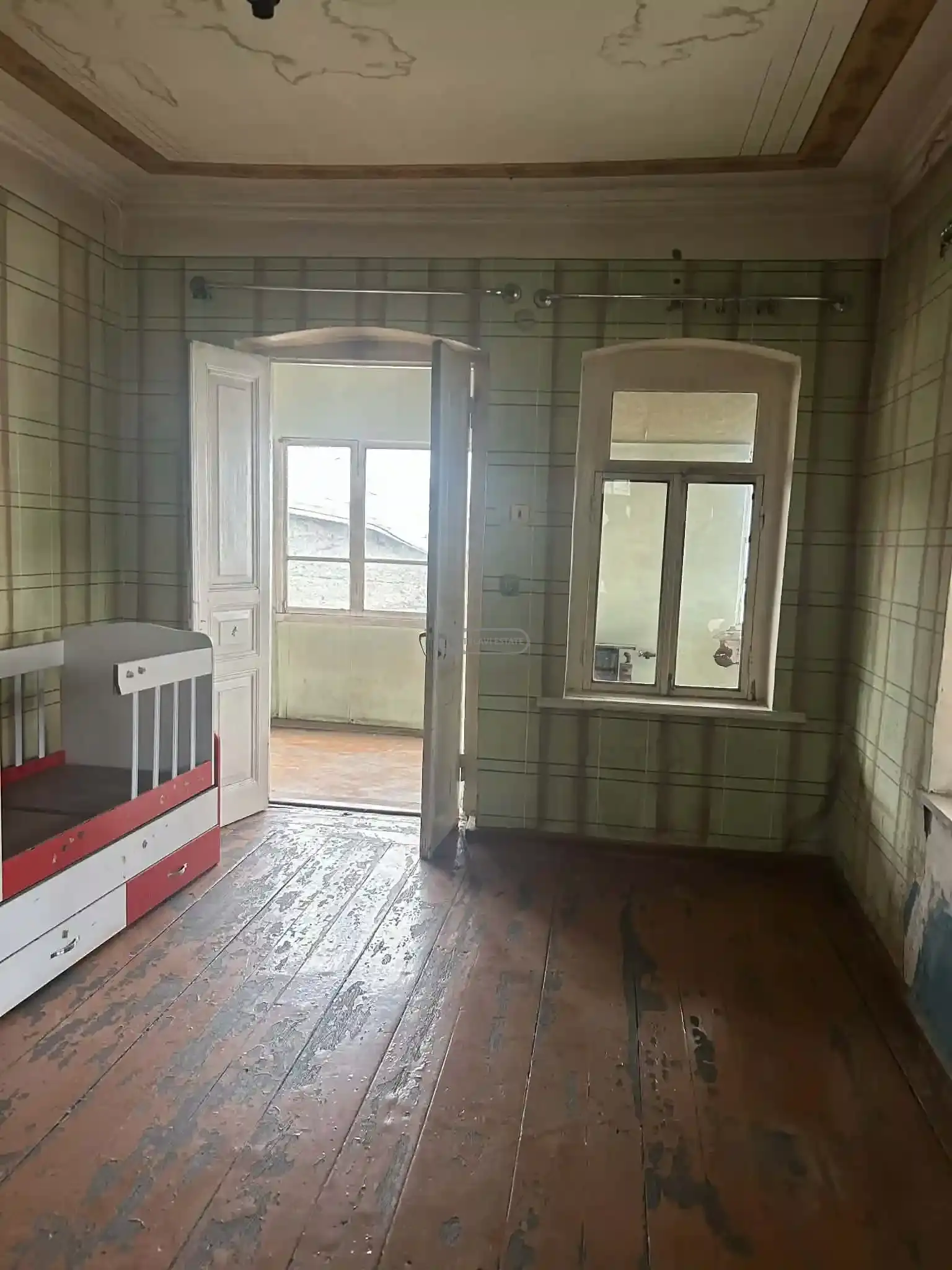 ძველი სახლი დიდი ეზოთი, თელავში