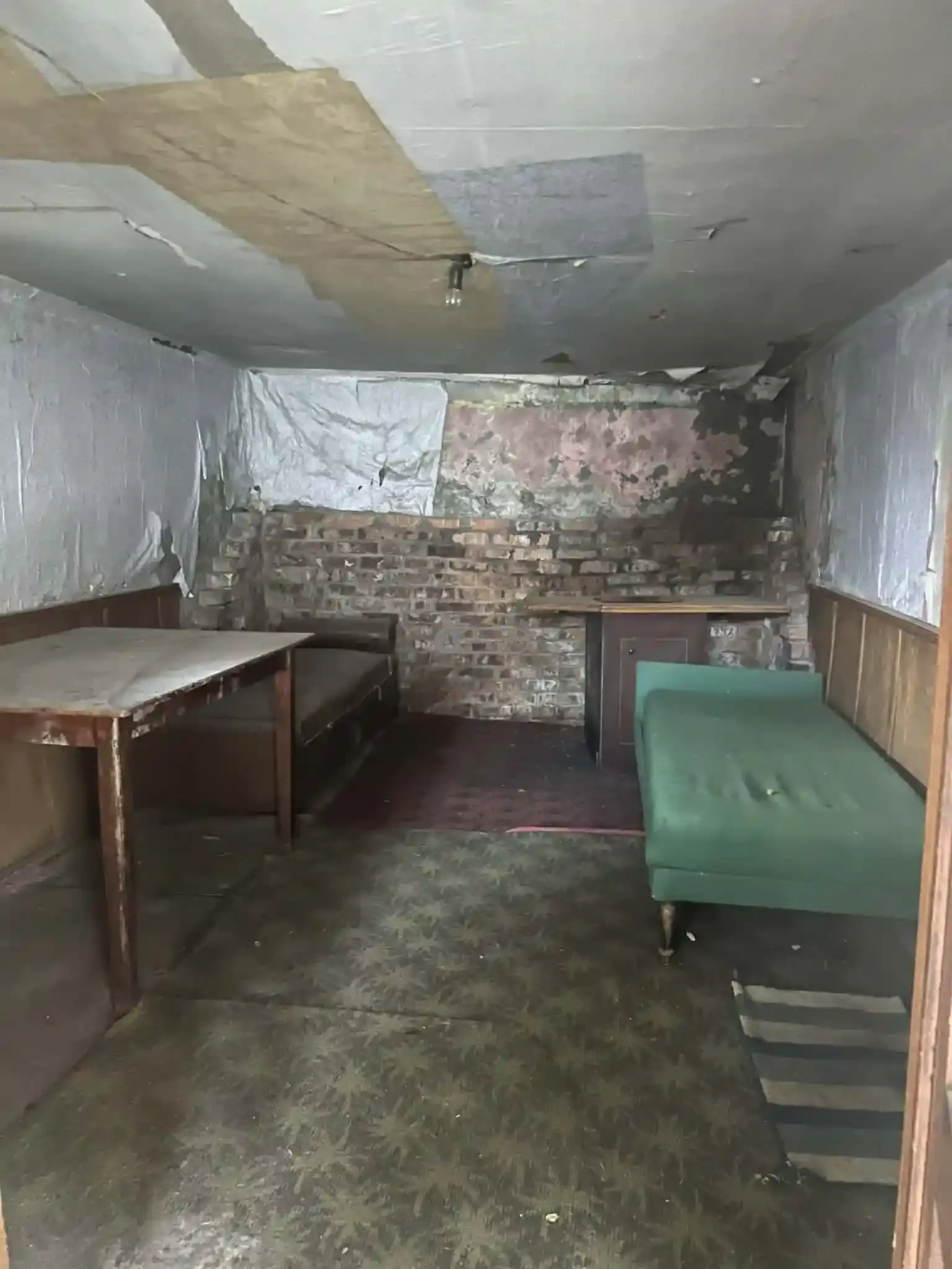 ძველი სახლი დიდი ეზოთი, თელავში