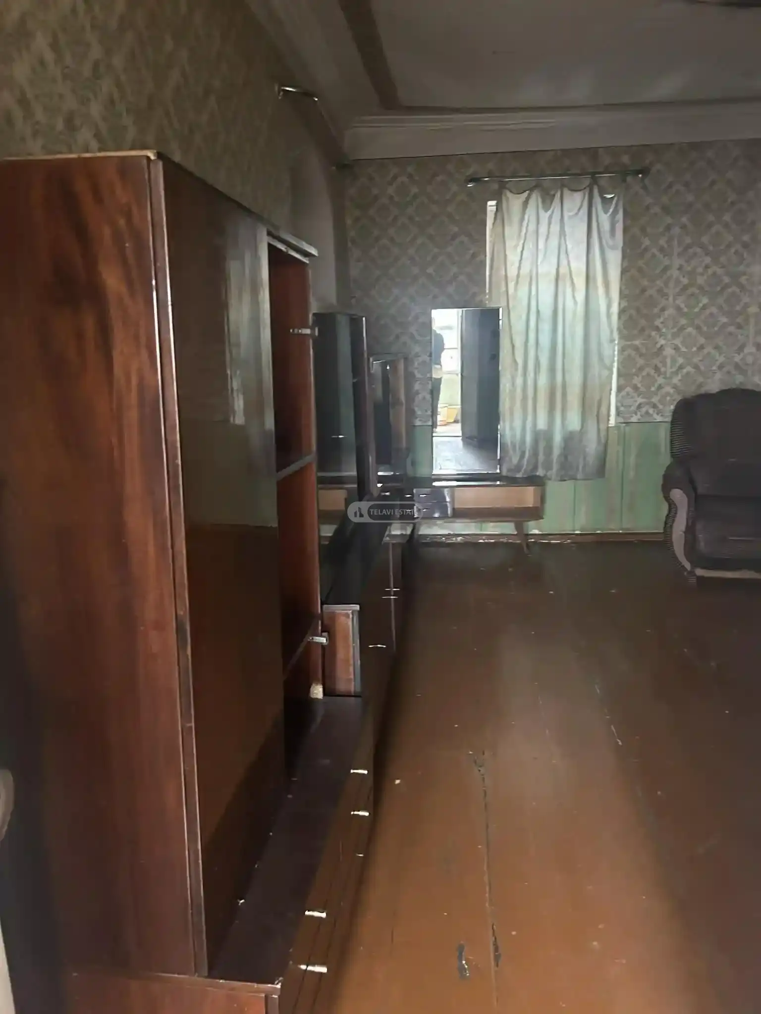 ძველი სახლი დიდი ეზოთი, თელავში