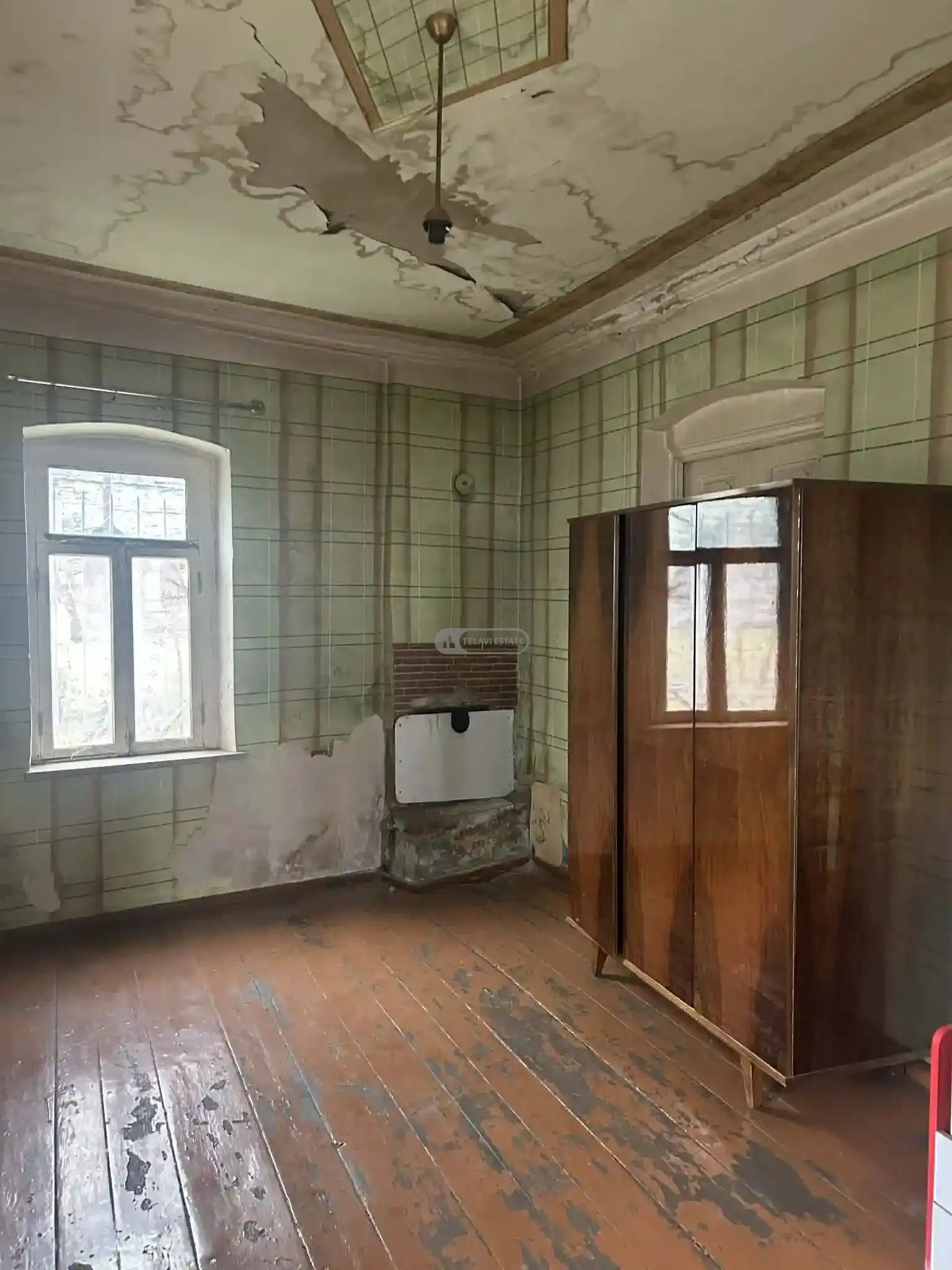 ძველი სახლი დიდი ეზოთი, თელავში