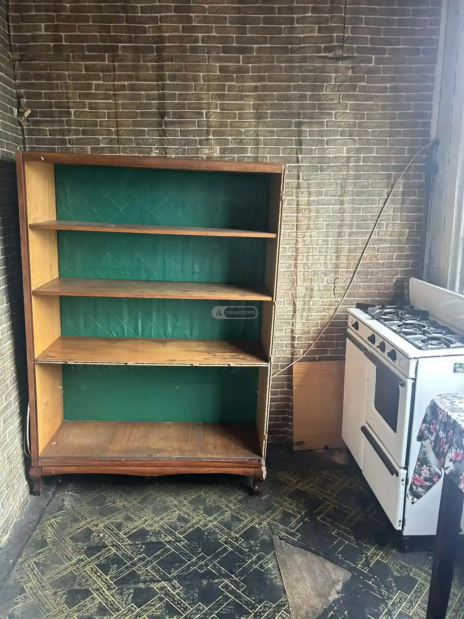 ძველი სახლი დიდი ეზოთი, თელავში