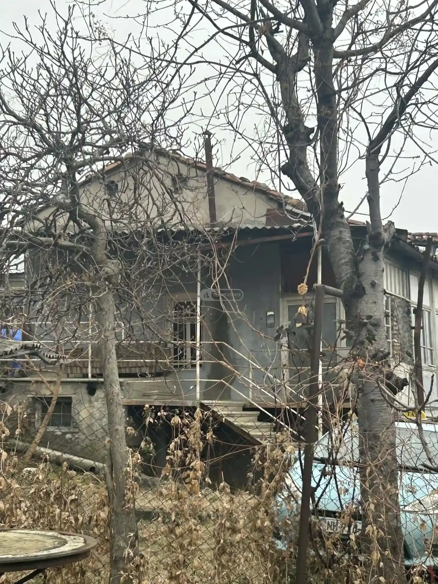 ძველი სახლი დიდი ეზოთი, თელავში