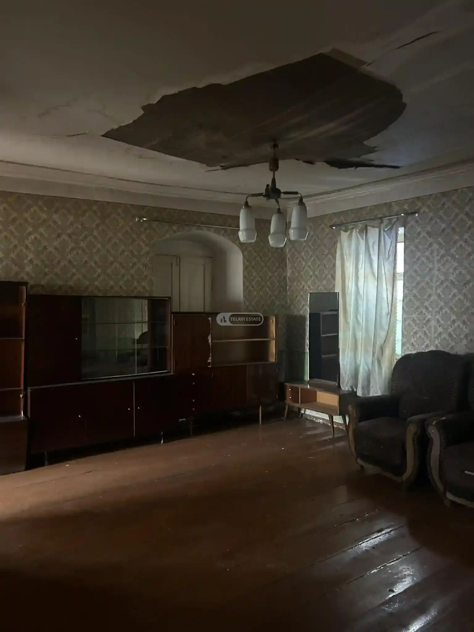 ძველი სახლი დიდი ეზოთი, თელავში